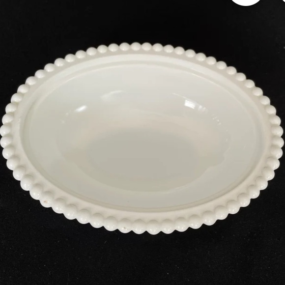 Hen on Nest Milk Glass - Picture 6 of 6